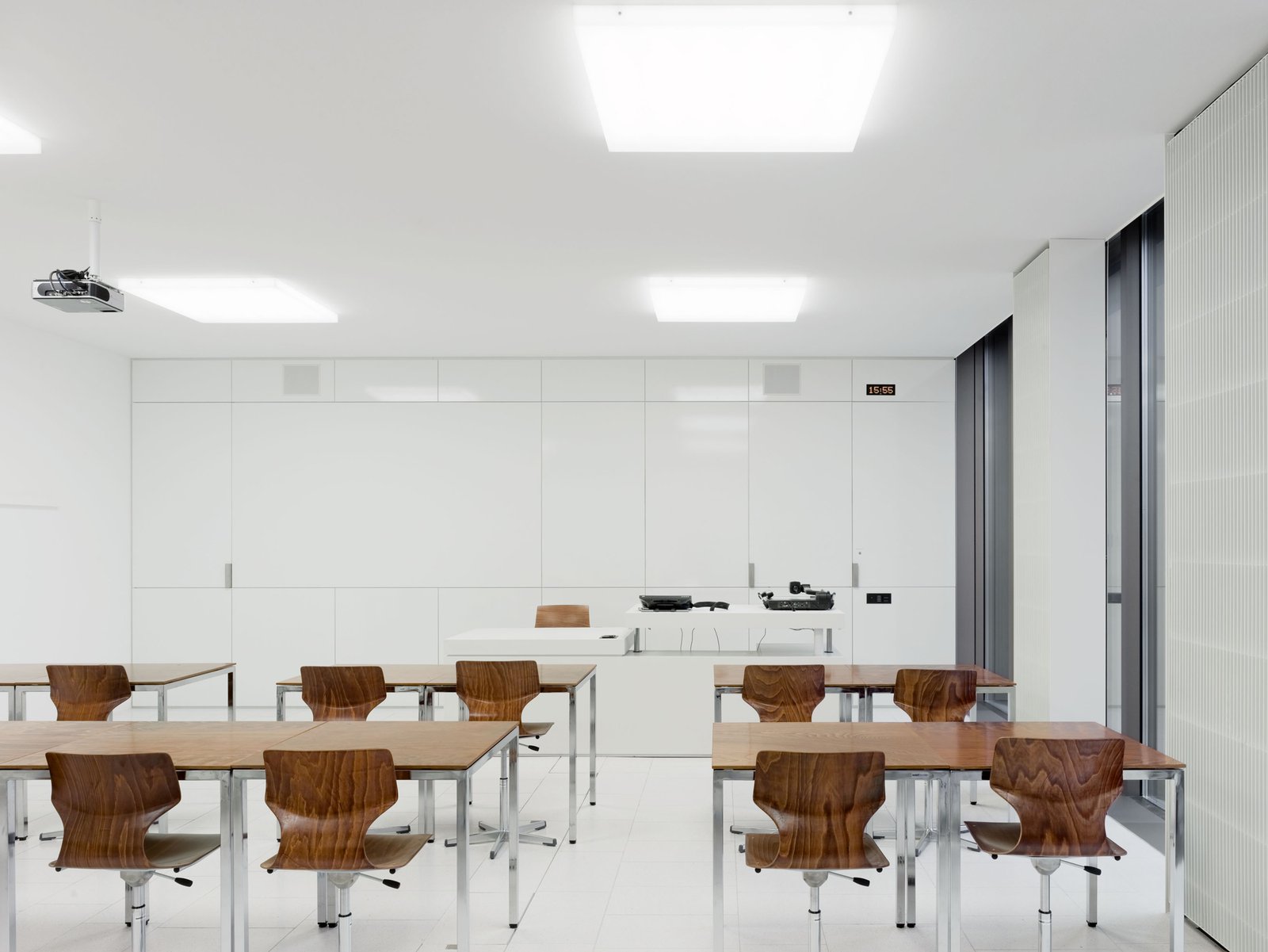 mlzd qatar Deckenleuchten Raum und Licht AG Bern