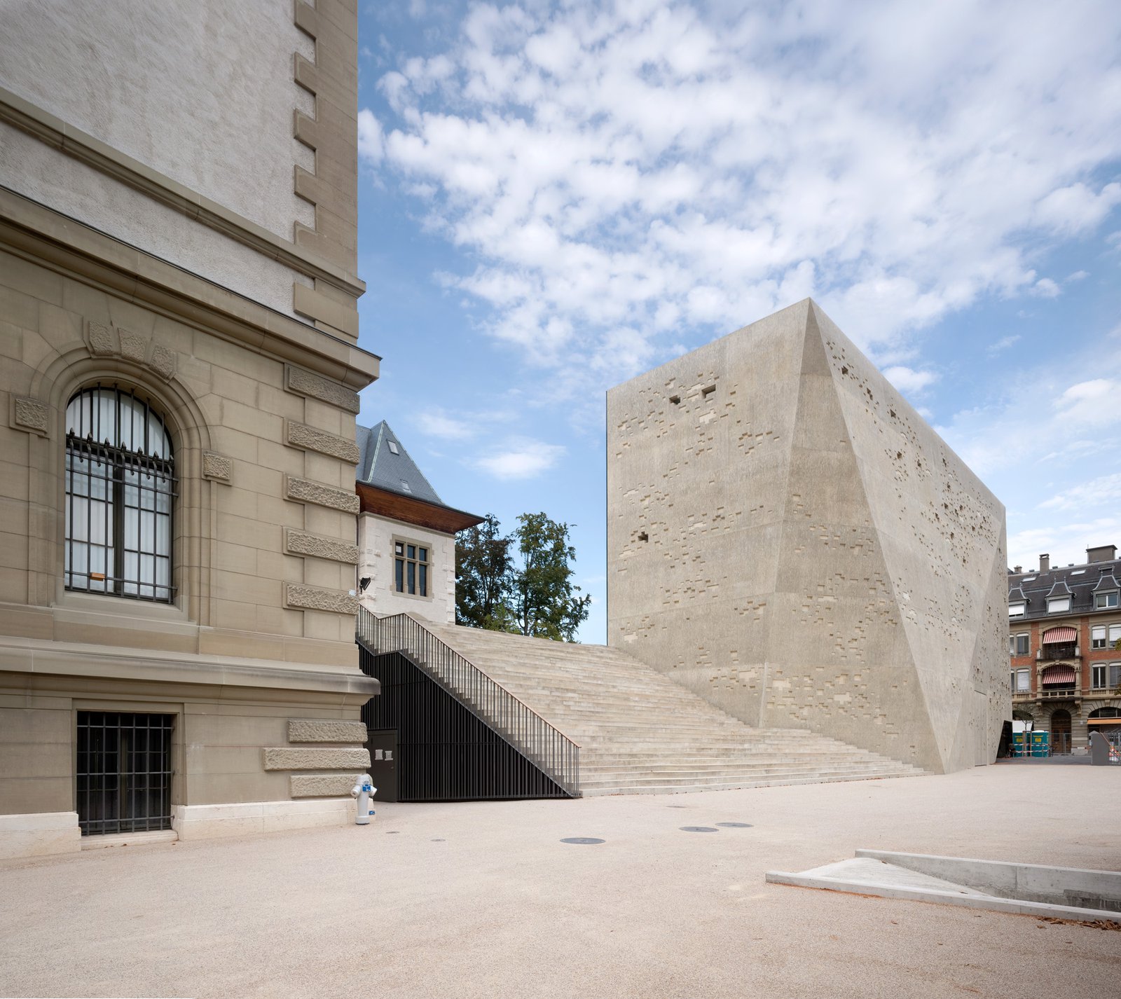 mlzd titan Historisches Museum aussen