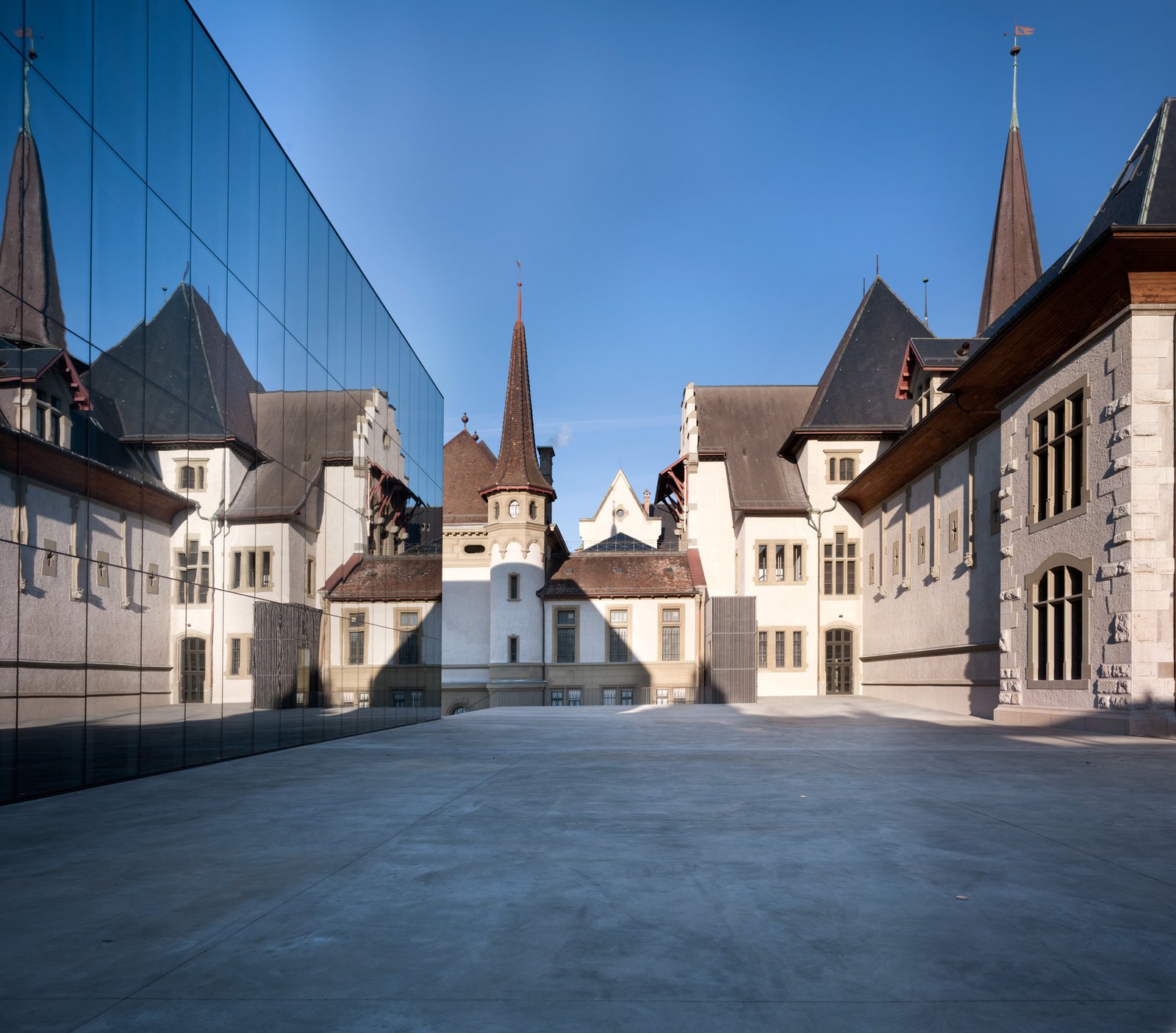 mlzd titan Historisches Museum Fassade
