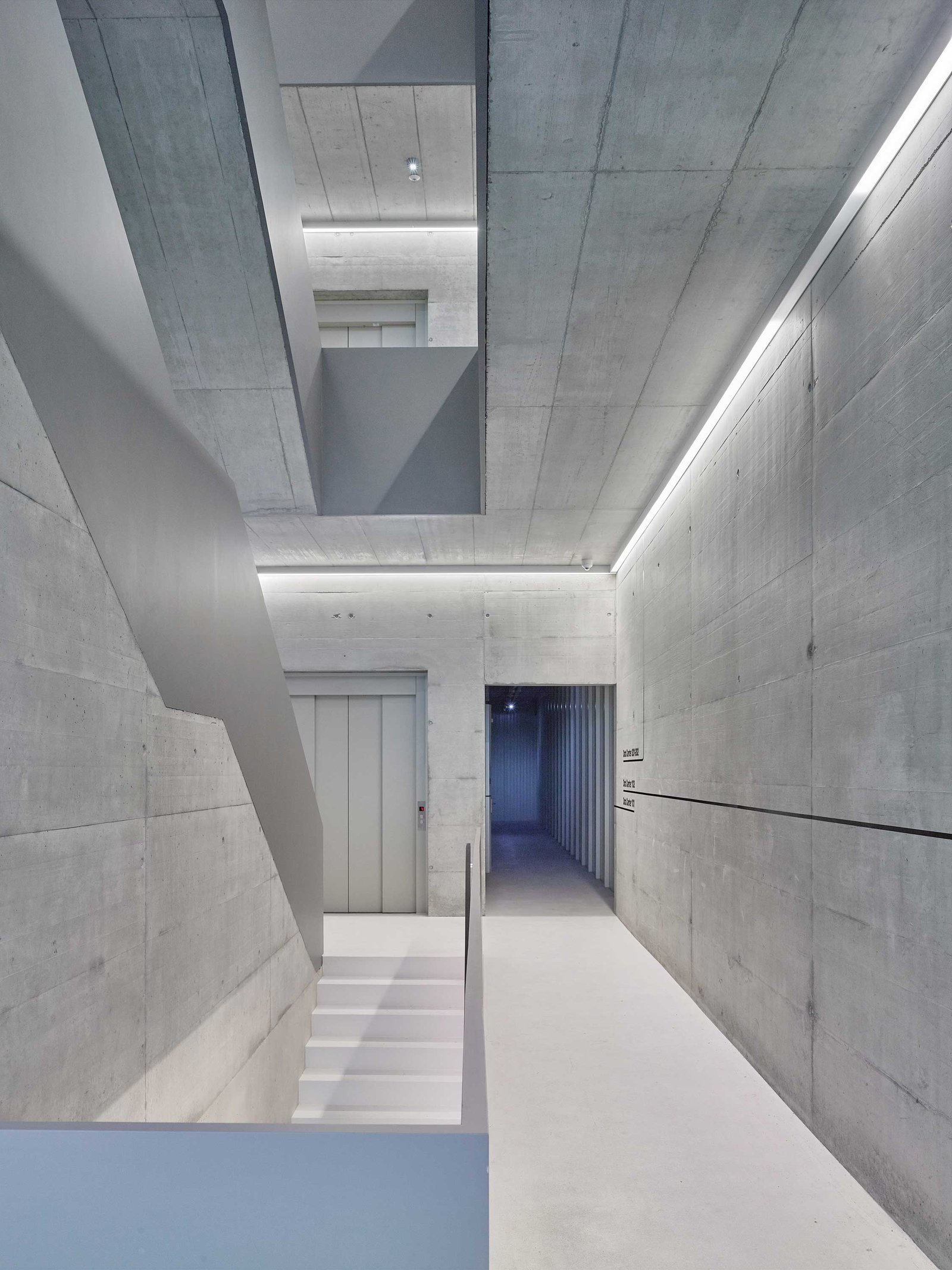 mlzd_dcb_DataCenterBiel_Treppehaus