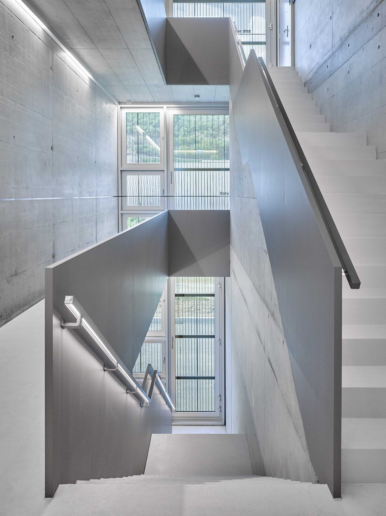mlzd_dcb_DataCenterBiel_Treppenhaus