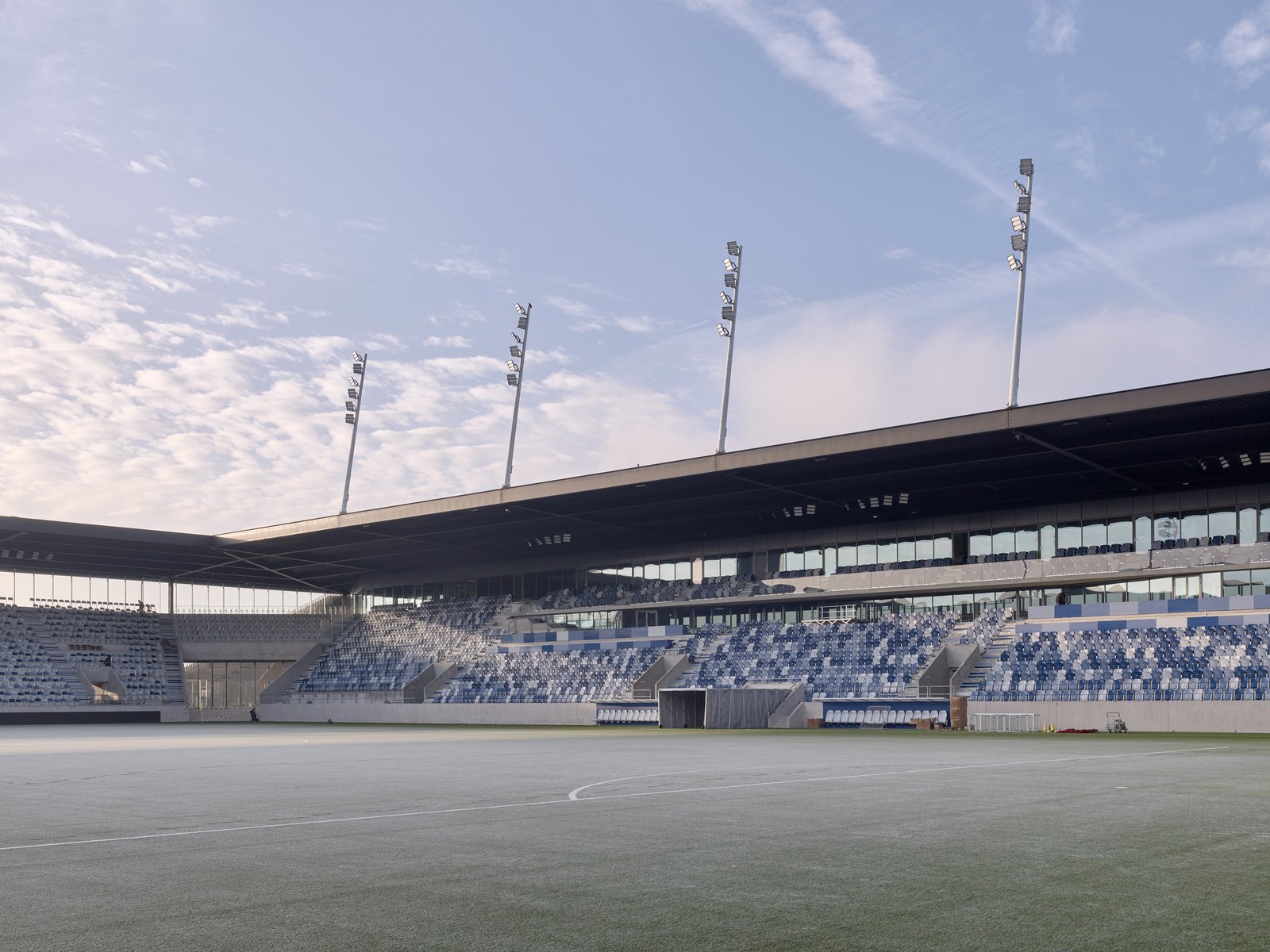 mlzd sfl Neubau Fussballstadion Lausanne Innenraum